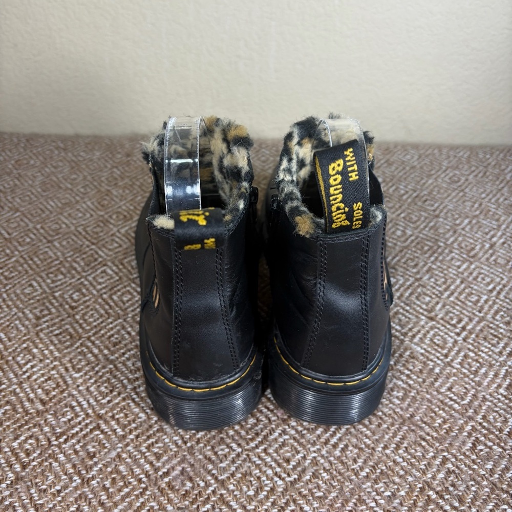 DR. MARTENS AIR WAIR BOOTS SZ 6L BLACK LEATHER W/ FAUX LEOPARD FUR LINING GRUNGE - Picture 4 of 7
